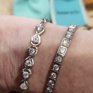 Elegant Adjustable 925 Silver Bracelet With Lab Grown Sparkeling White Sapphires